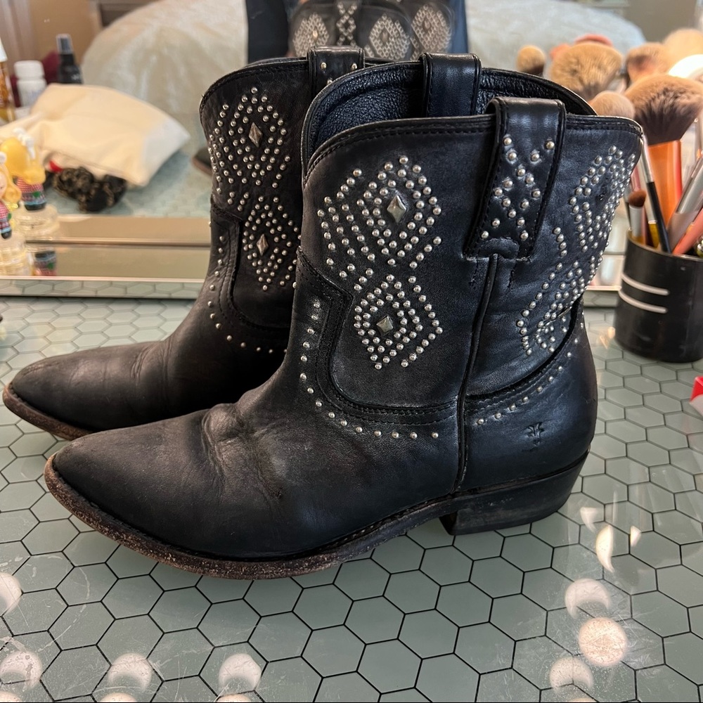 Frye Billie Stud Short Cowboy Boots